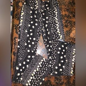 Black floral flared leggings!